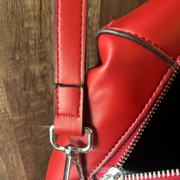 Bottega Veneta Tote Elegant Red Woven Tote Bag Full Zip - Picture 13 of 15